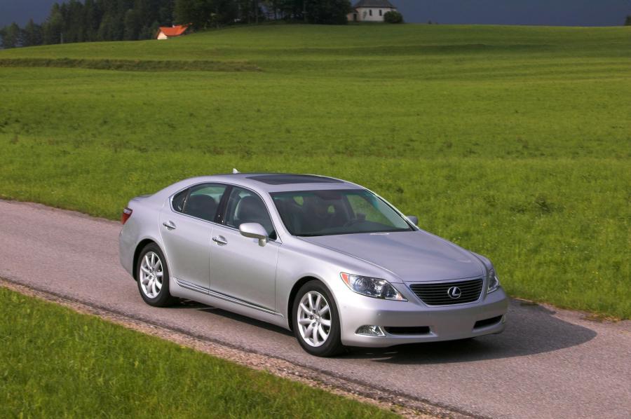  Lexus LS460 2009 года  (фото 16 из 23)